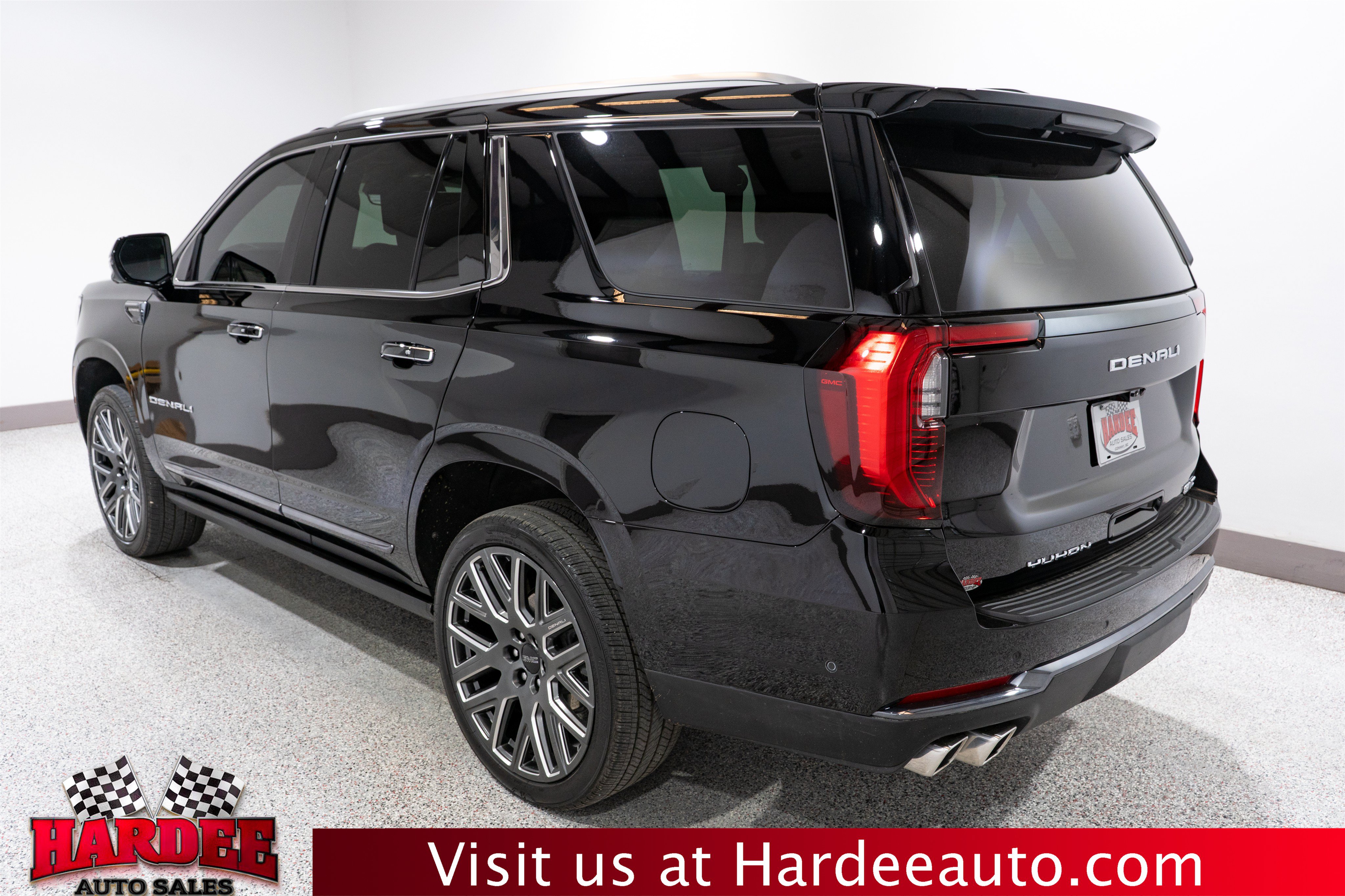 Used 2026 GMC Yukon Denali Ultimate w/ LPO, Floor Liner Package AWD/4WD image 3
