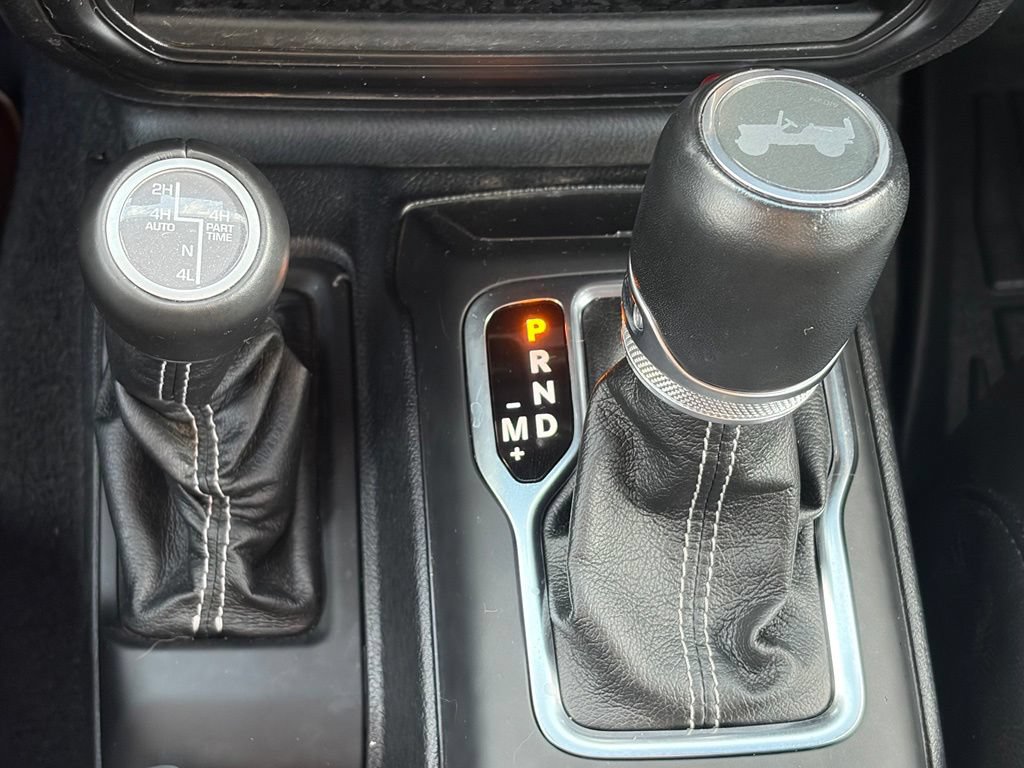 Used 2021 Jeep Wrangler Unlimited Sahara w/ Cold Weather Group AWD/4WD image 35