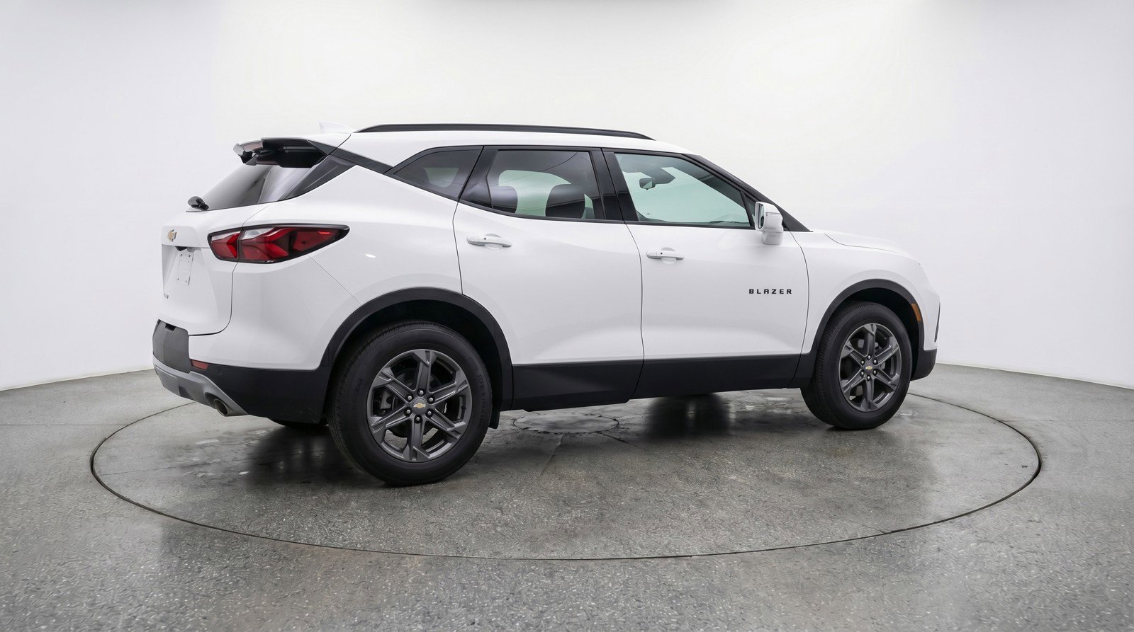 Used 2025 Chevrolet Blazer LT FWD image 9