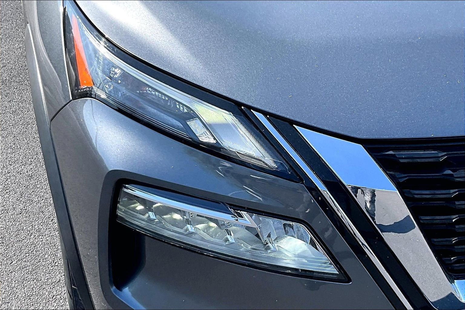 Used 2023 Nissan Rogue SV image 32