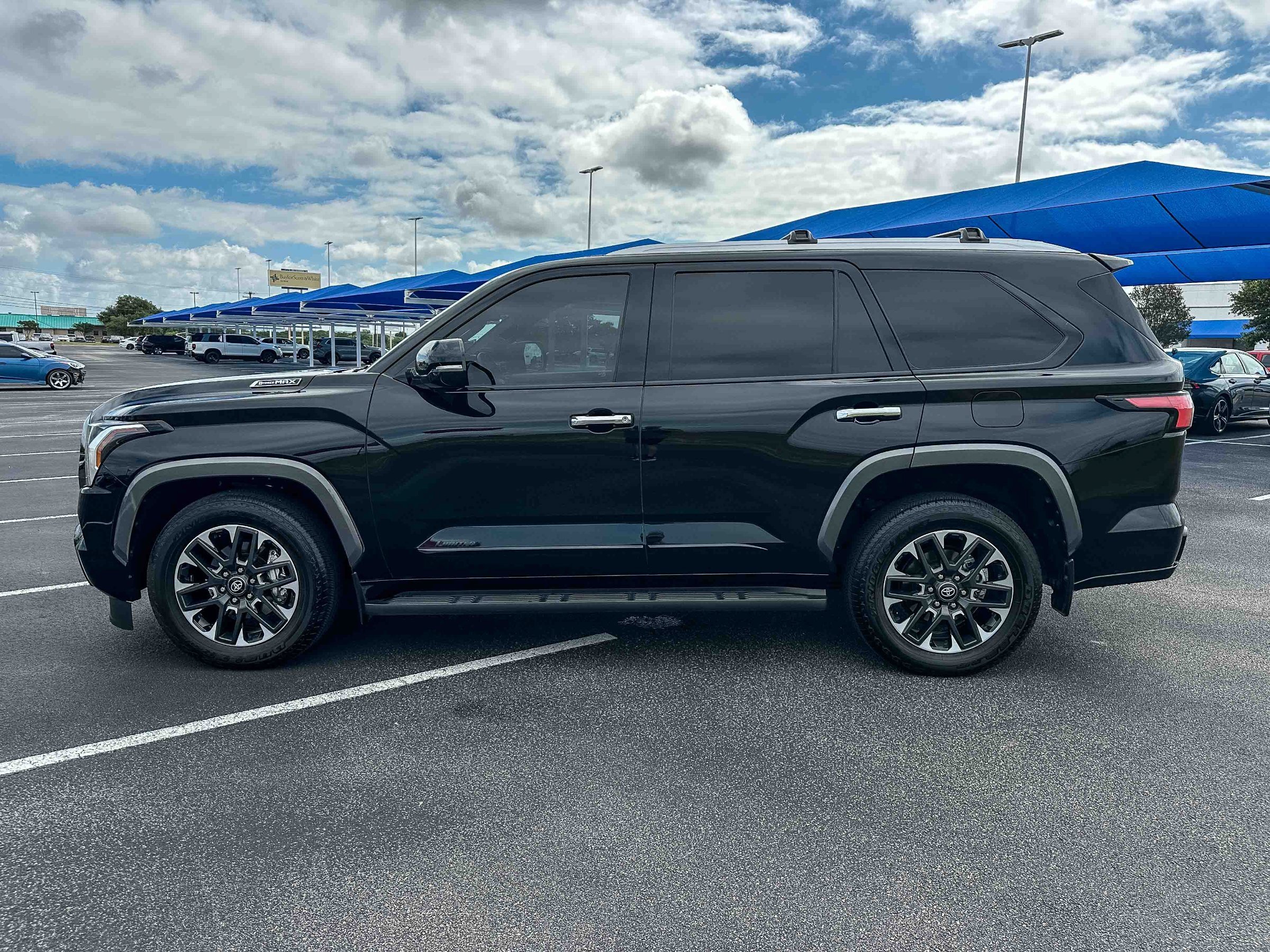 Used 2025 Toyota Sequoia Limited w/ Tow Technology Package AWD/4WD image 9