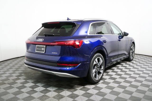 Certified 2023 Audi e-tron Premium Plus w/ Premium Plus Package AWD/4WD image 3