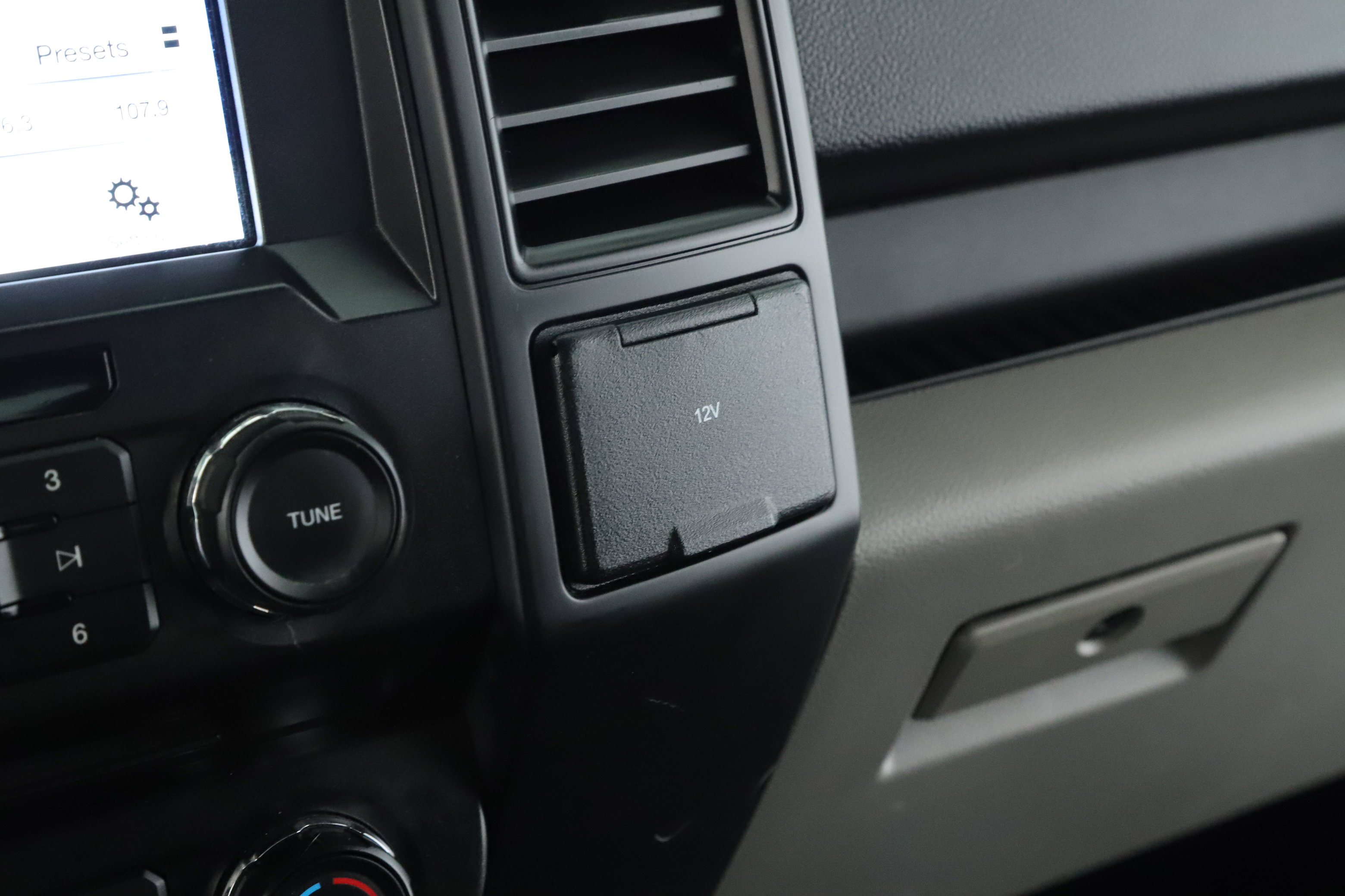 Used 2018 Ford F150 XL w/ Equipment Group 101A Mid image 17