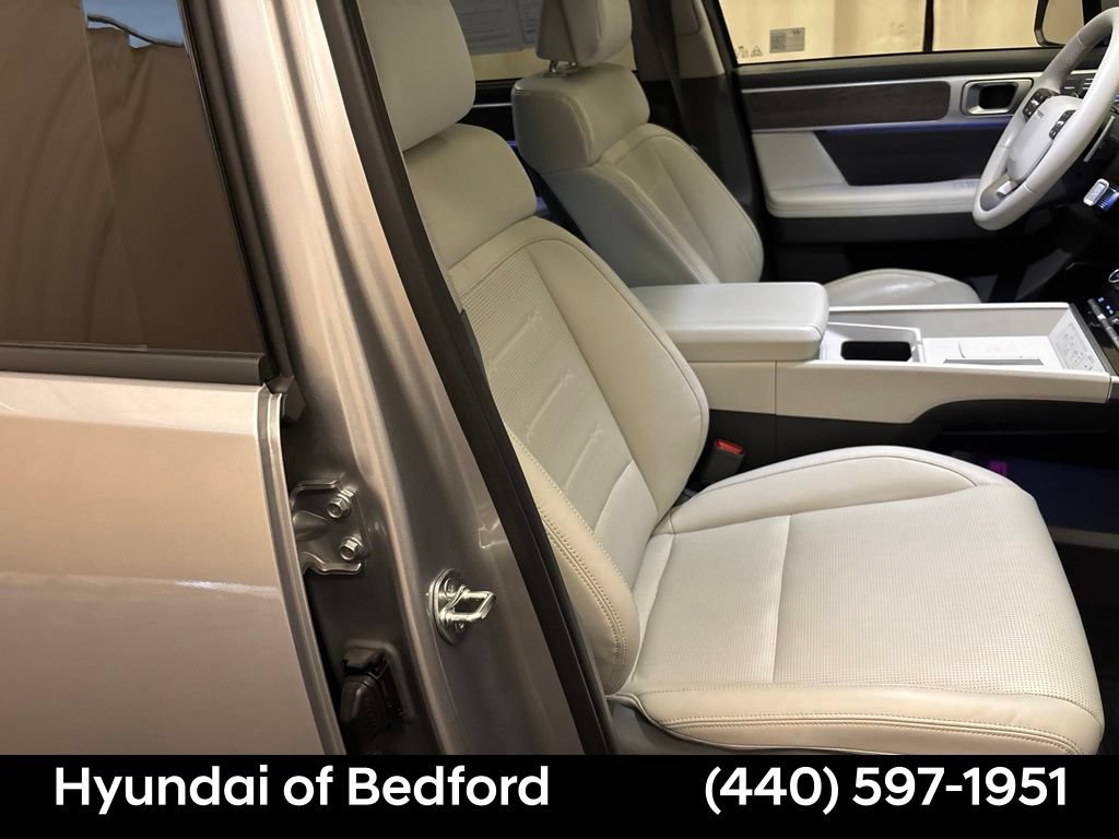 Used 2025 Hyundai Santa Fe Limited AWD/4WD image 30