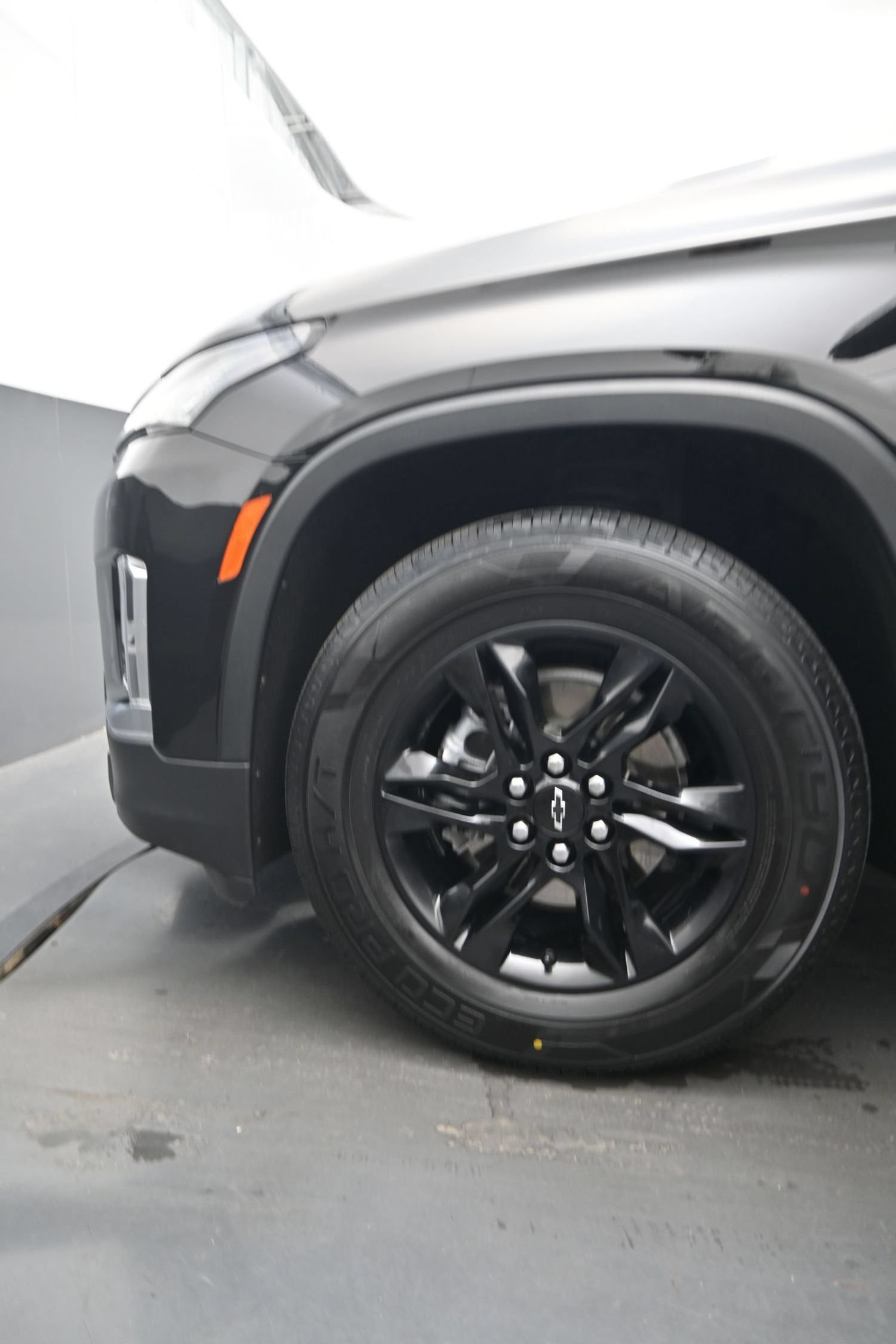 Used 2023 Chevrolet Traverse LT FWD image 19