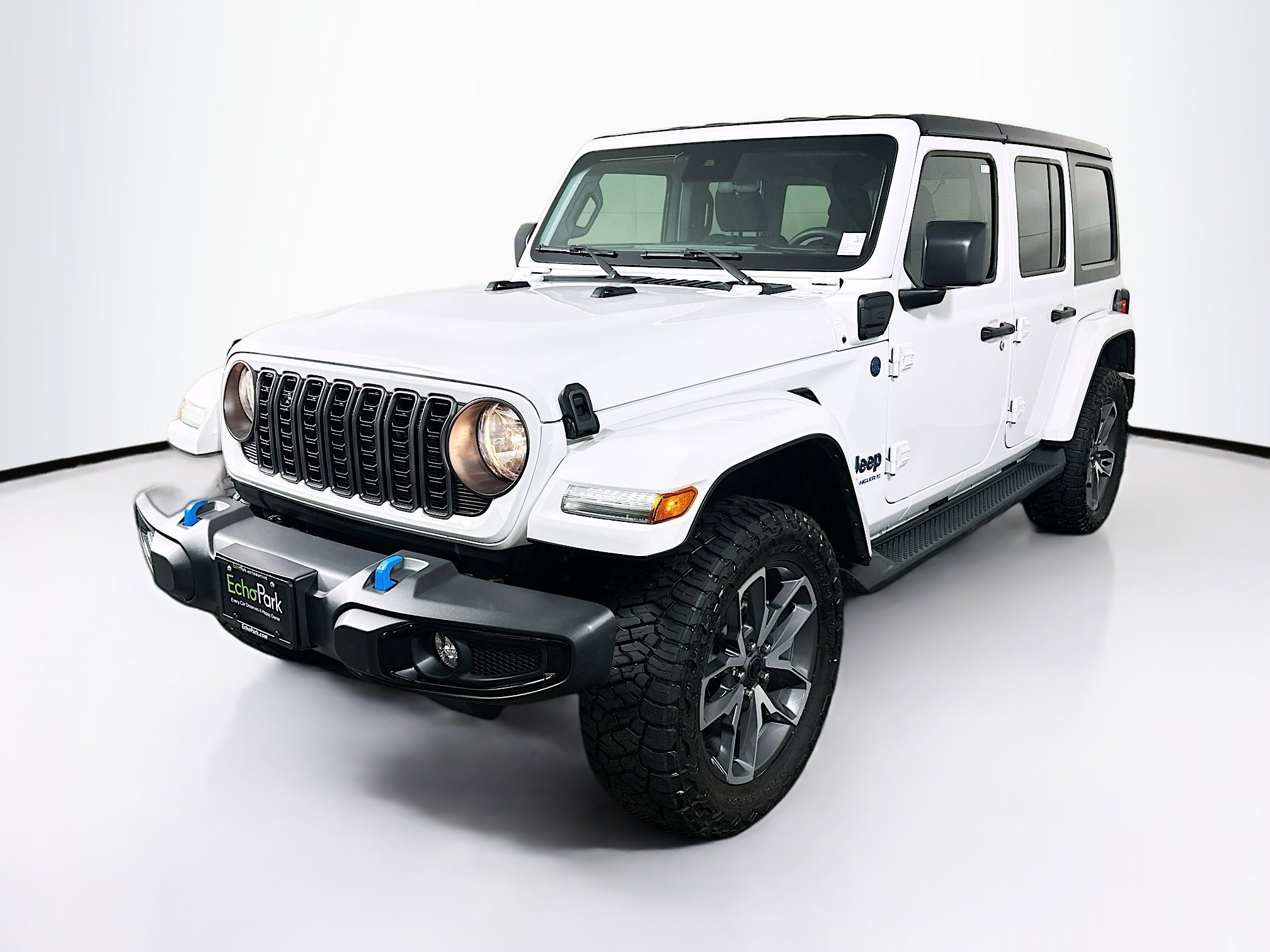 Used 2024 Jeep Wrangler Sport S w/ Convenience Group AWD/4WD image 3