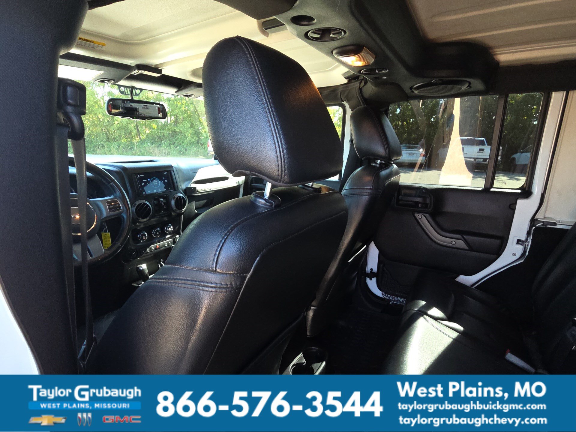 Used 2013 Jeep Wrangler Unlimited Sahara AWD/4WD image 26