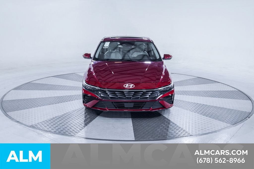 Used 2025 Hyundai Elantra Limited FWD image 15