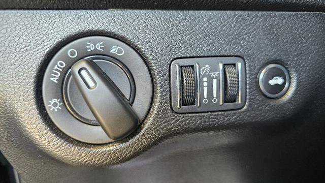 Used 2019 Dodge Challenger SXT RWD image 48