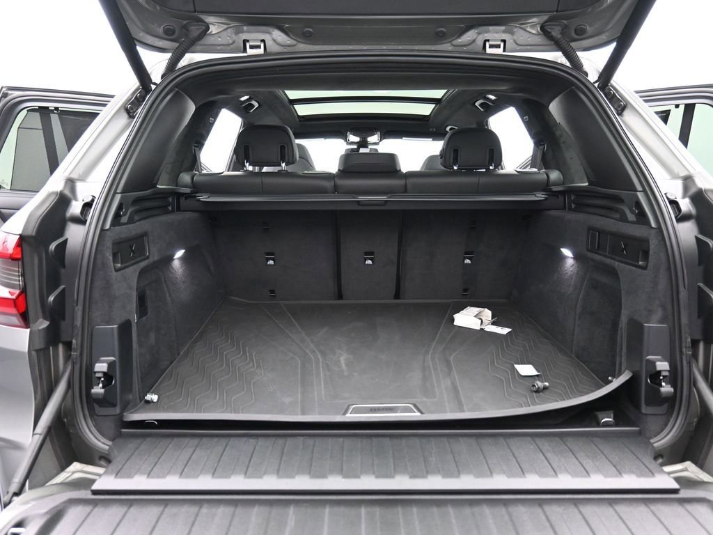 Used 2022 BMW X5 M w/ Executive Package image 16