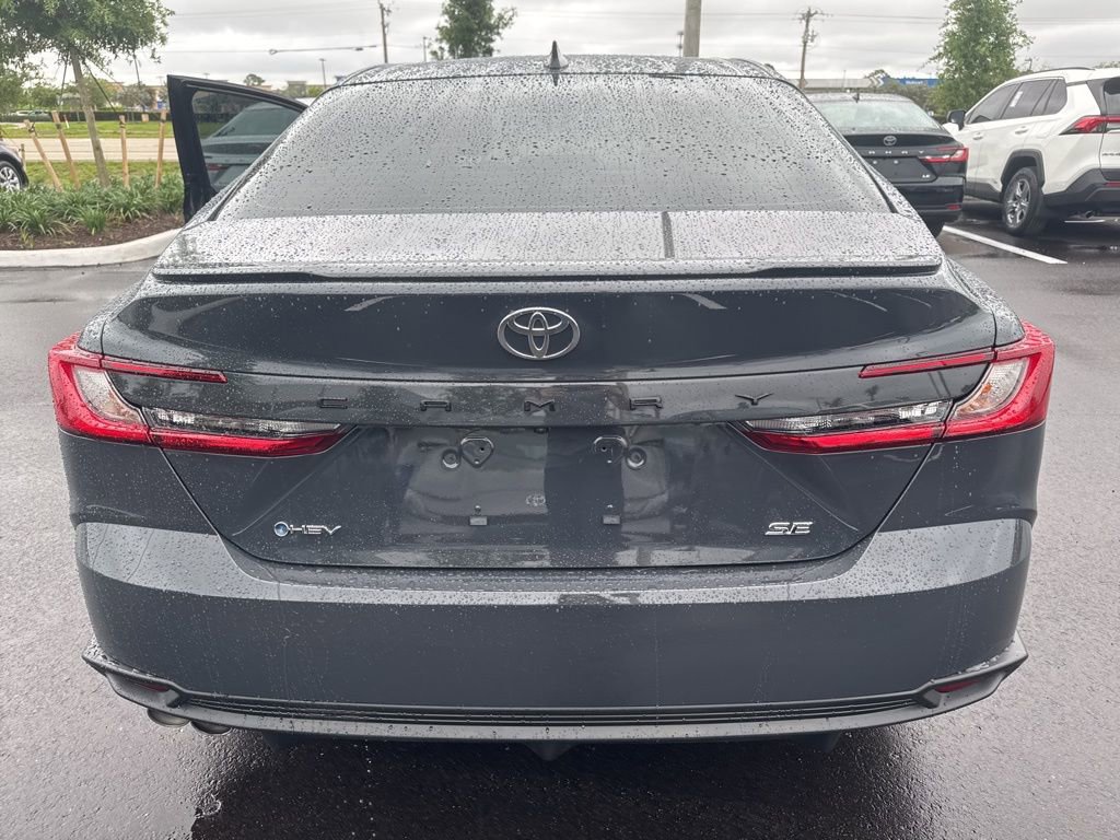 Used 2025 Toyota Camry SE image 10
