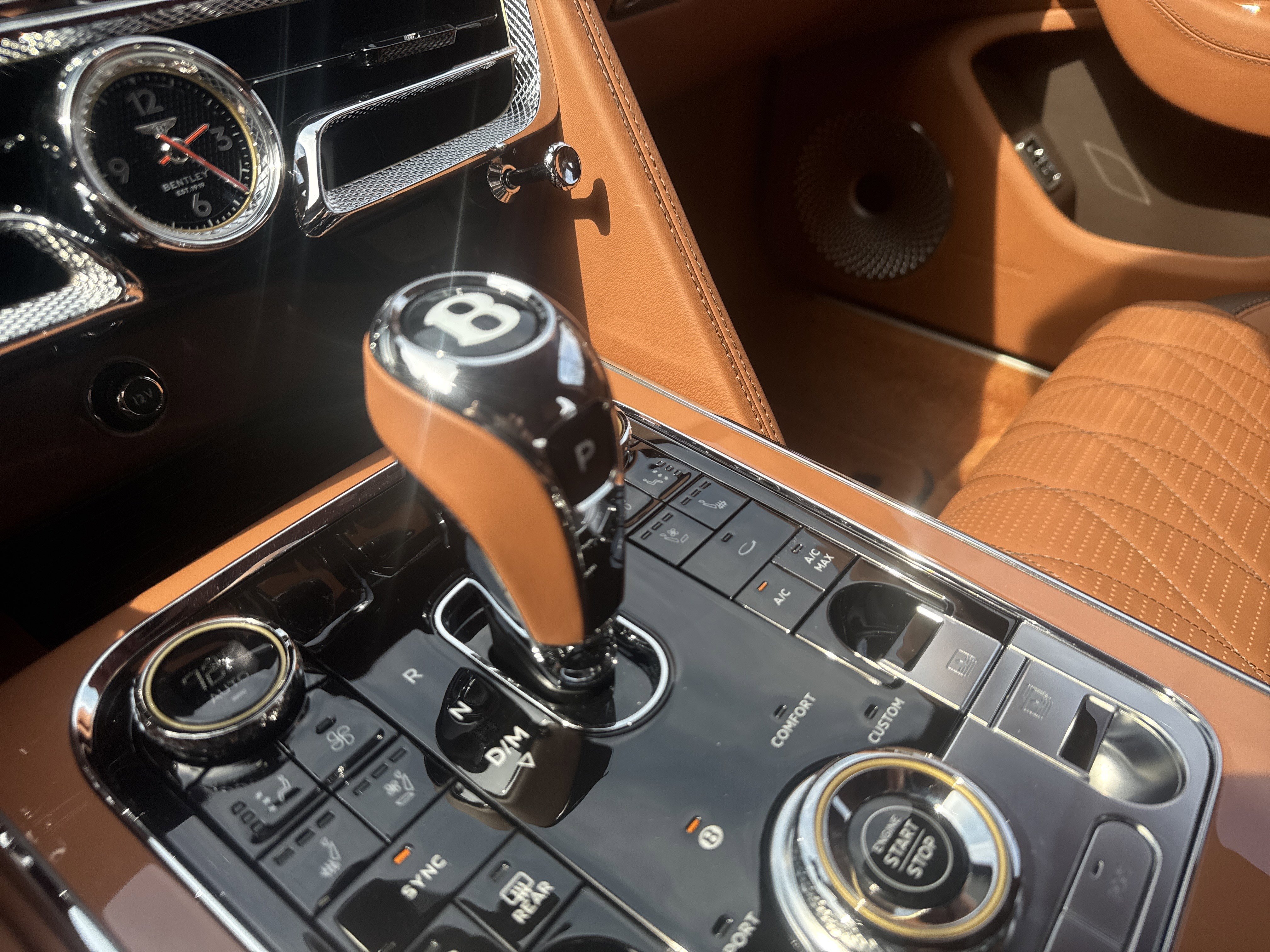 Used 2022 Bentley Flying Spur V8 image 18