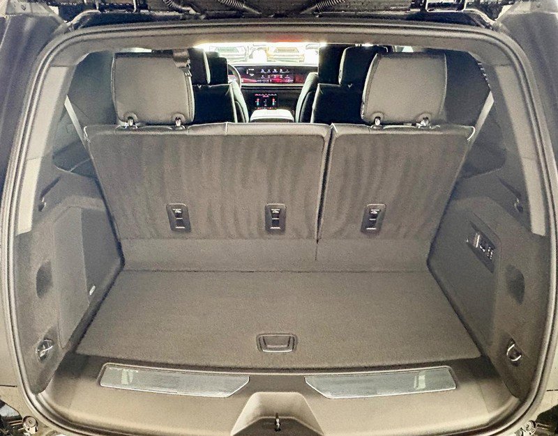 New 2026 Cadillac Escalade V image 5