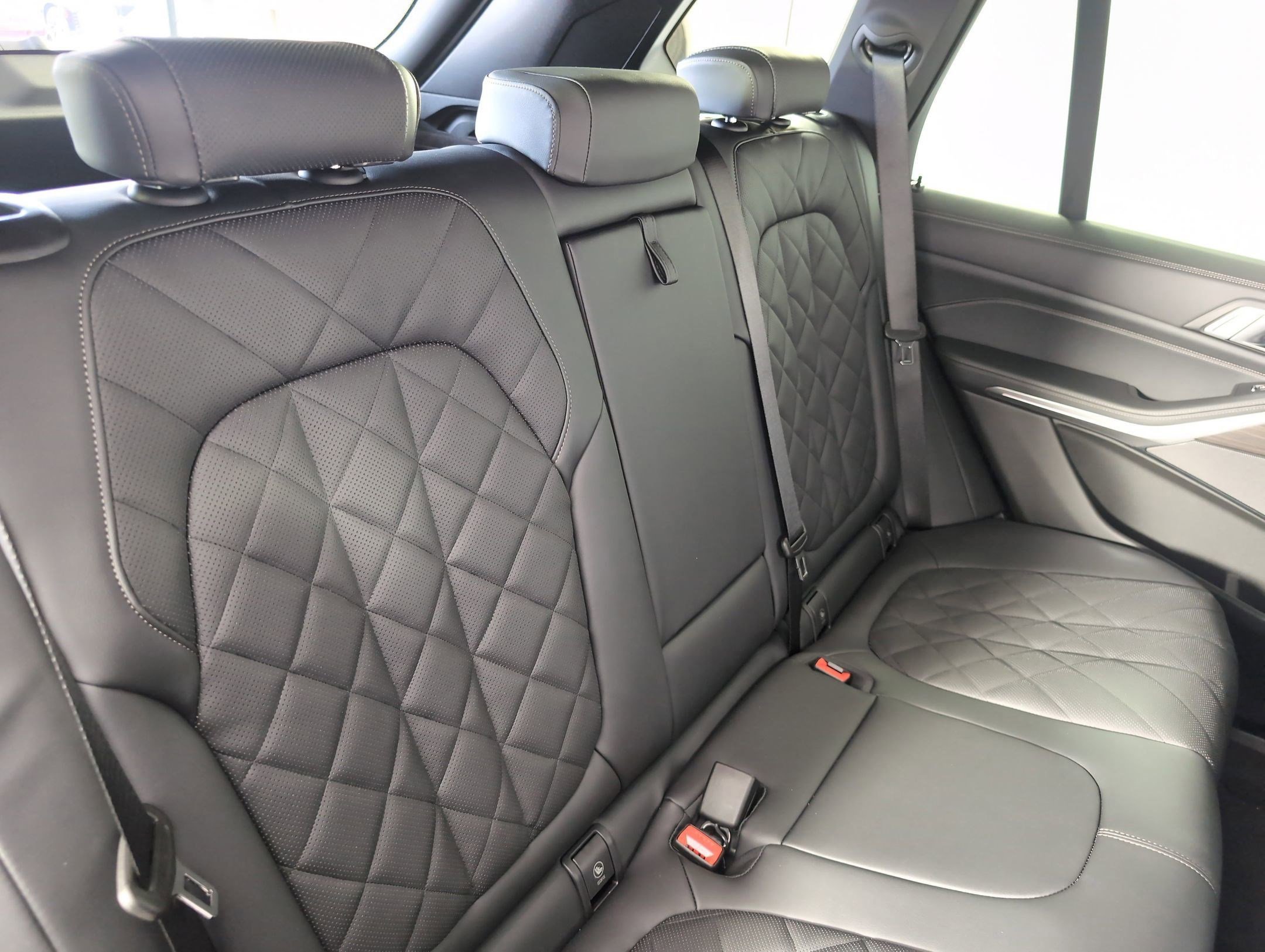 Used 2026 BMW X5 sDrive40i w/ Premium Package image 31