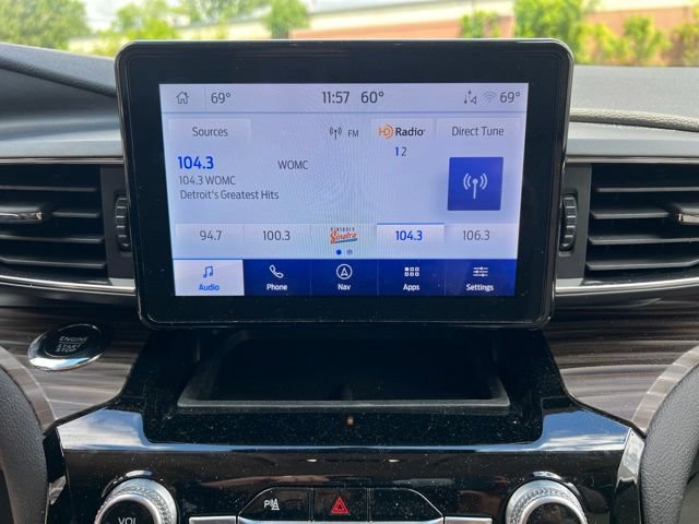 Used 2023 Ford Explorer Limited w/ Equipment Group 301A AWD/4WD image 31