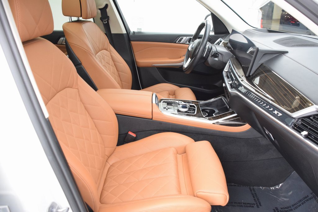 Used 2023 BMW X7 xDrive40i w/ Parking Assistance Package image 15