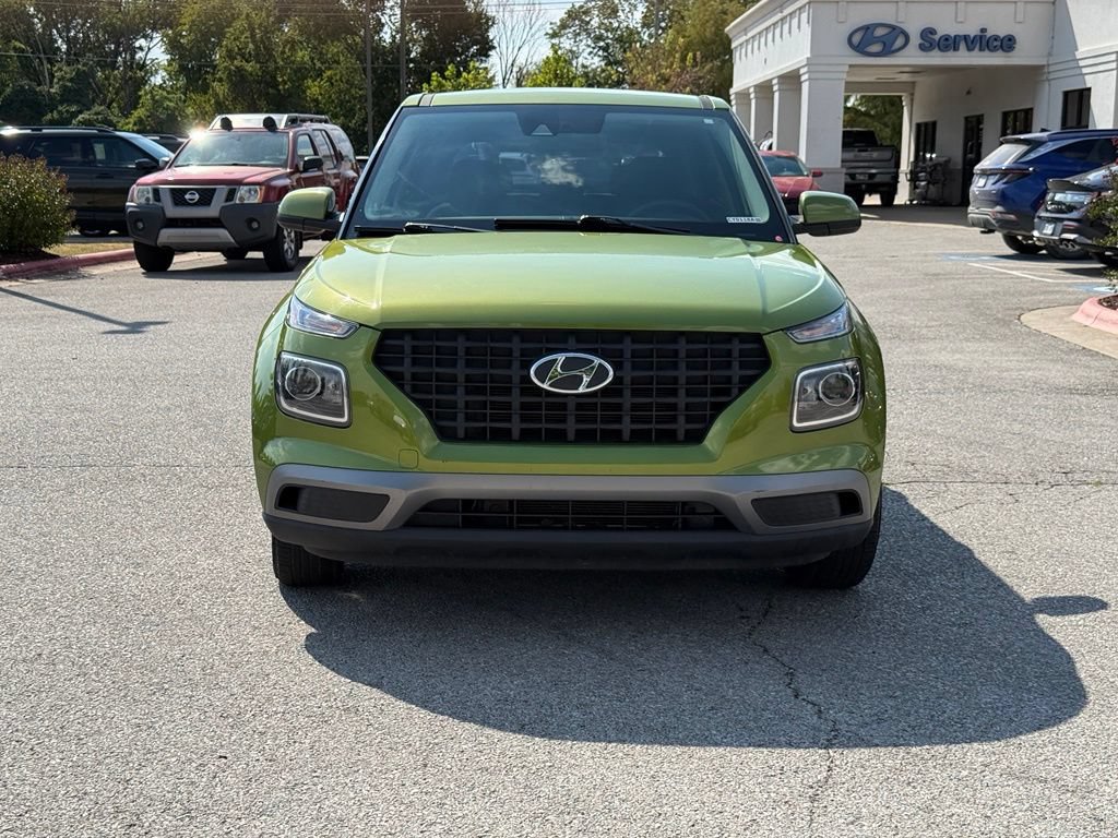 Used 2020 Hyundai Venue SE FWD image 2