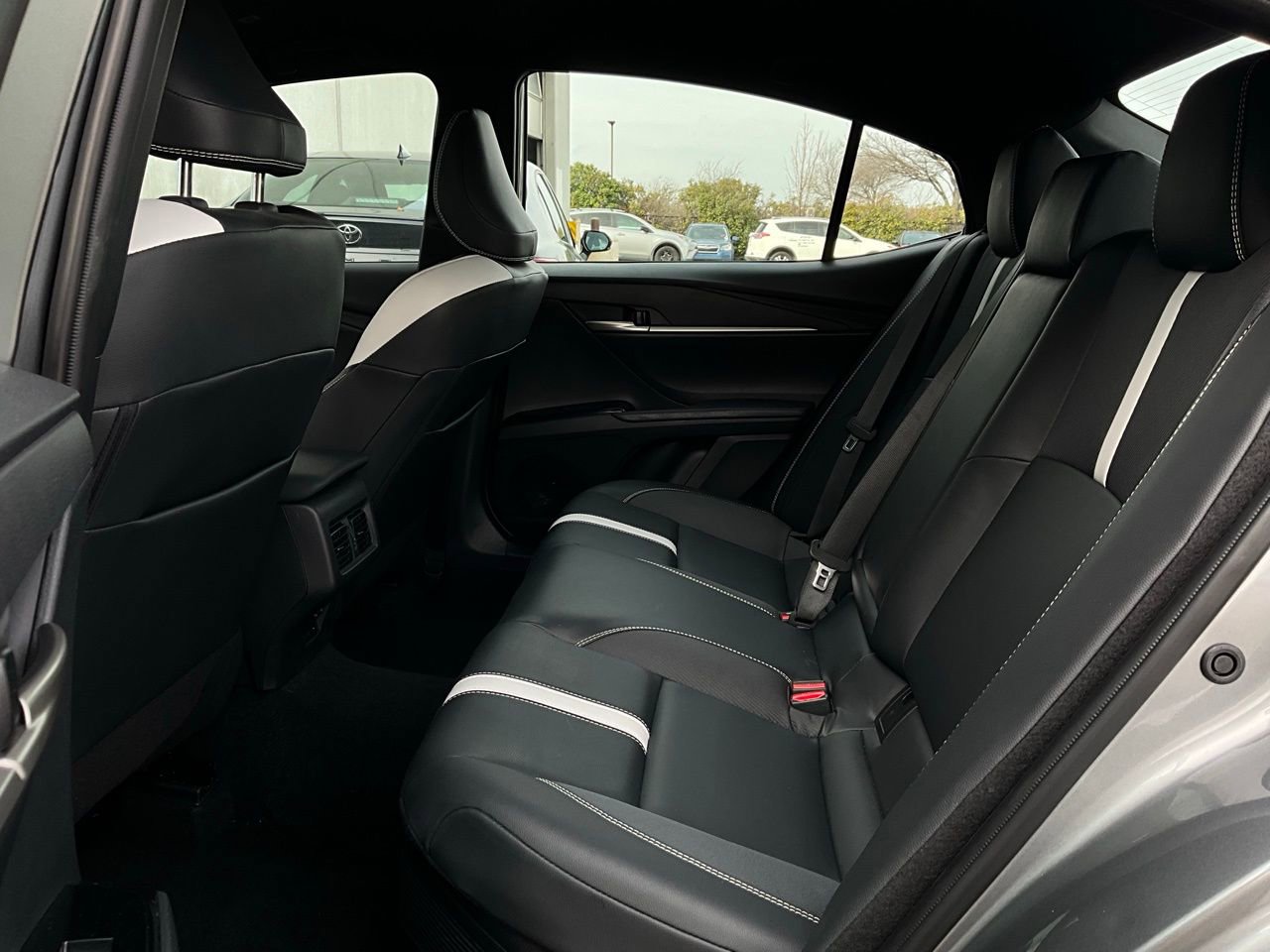 Used 2025 Toyota Camry SE image 12