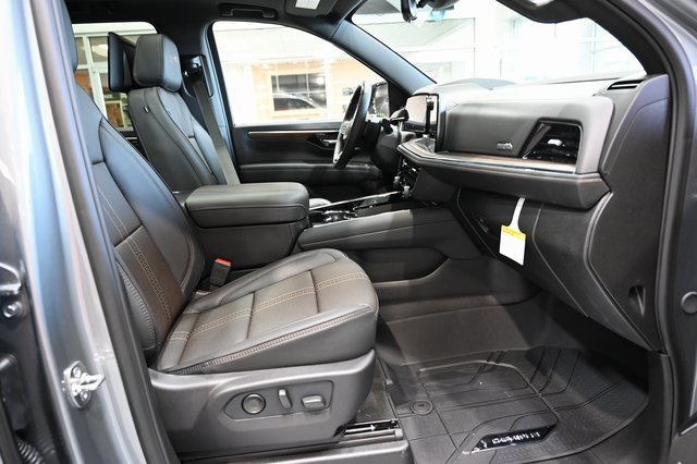 New 2026 Chevrolet Suburban High Country image 12