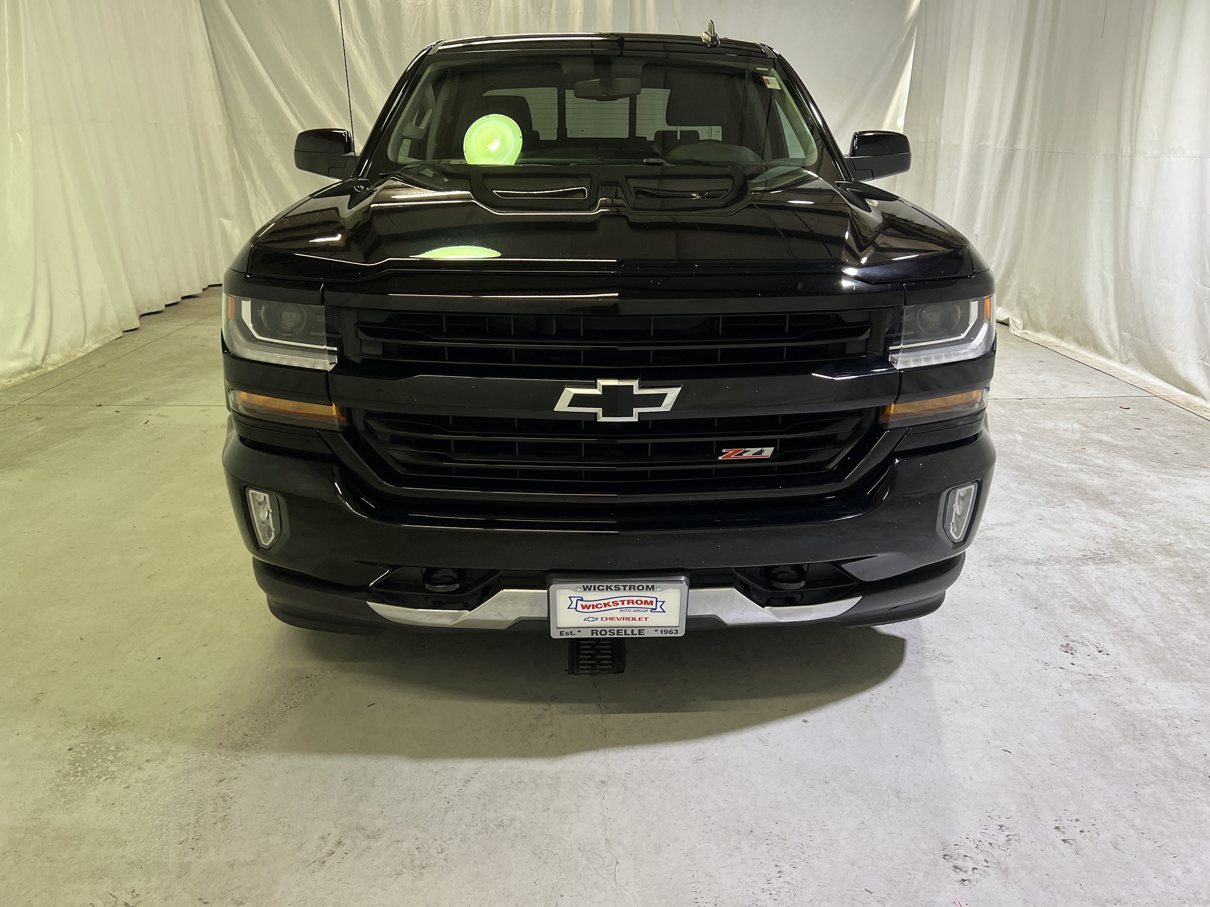 Used 2018 Chevrolet Silverado 1500 LT w/ All Star Edition AWD/4WD image 3