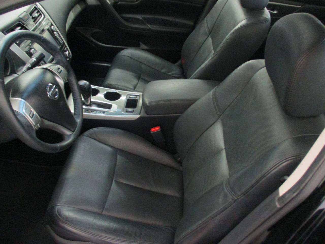 Used 2015 Nissan Altima 2.5 SL w/ Technology Package FWD image 10