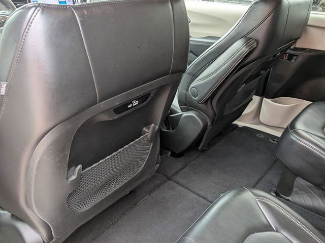 Certified 2023 Chrysler Pacifica Touring-L image 25