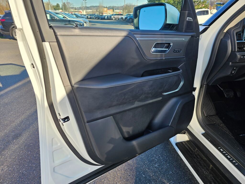 New 2026 INFINITI QX80 Luxe w/ Cargo Package image 24