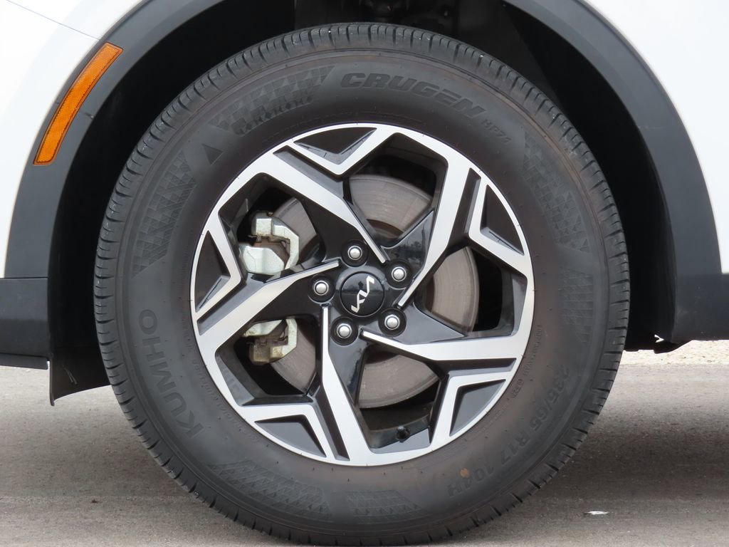 Certified 2025 Kia Sportage LX image 10
