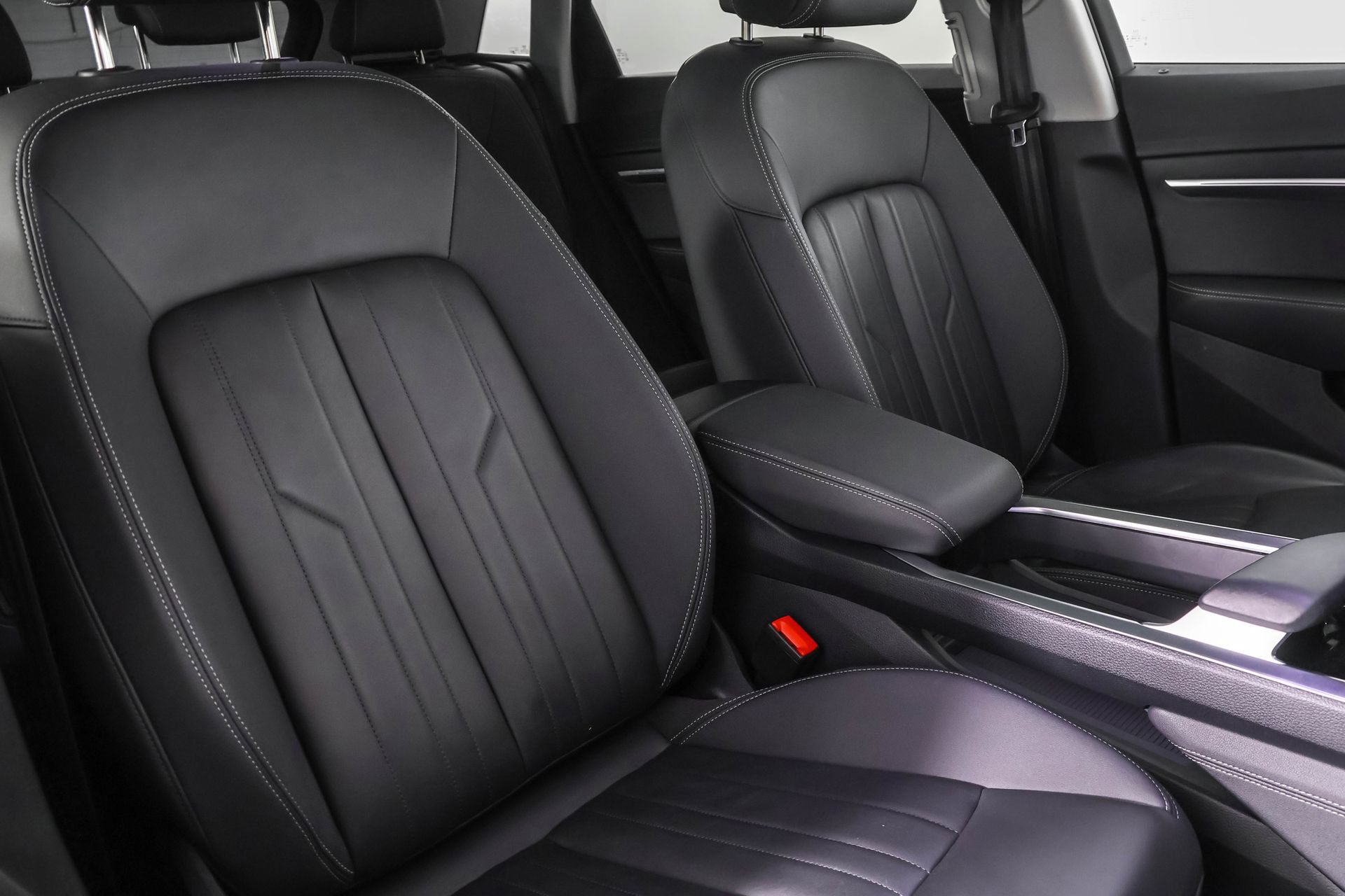 Used 2023 Audi e-tron Premium image 47