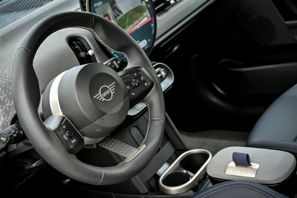 Used 2025 MINI Cooper S image 17