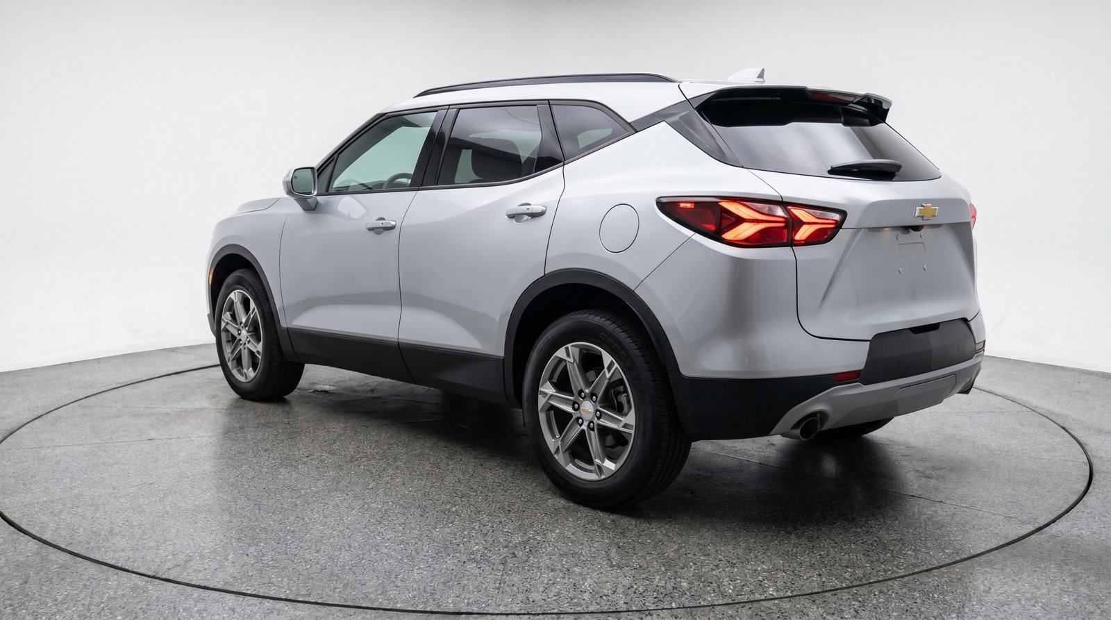 Used 2025 Chevrolet Blazer LT FWD image 6