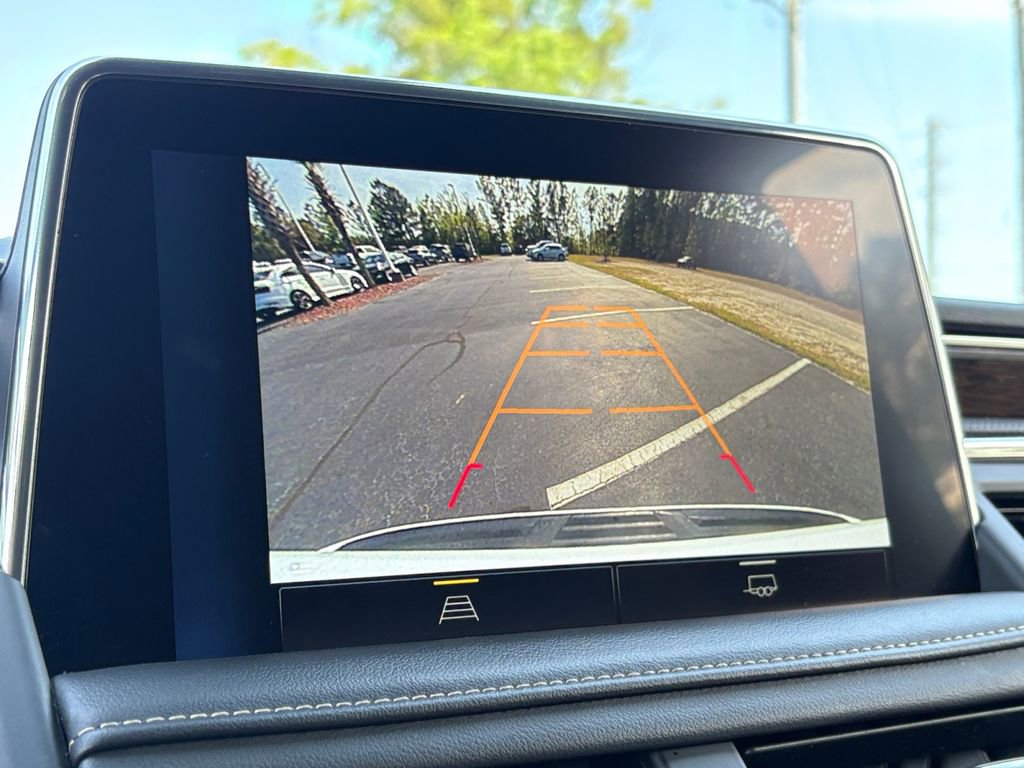 Used 2023 Chevrolet Suburban Premier image 20