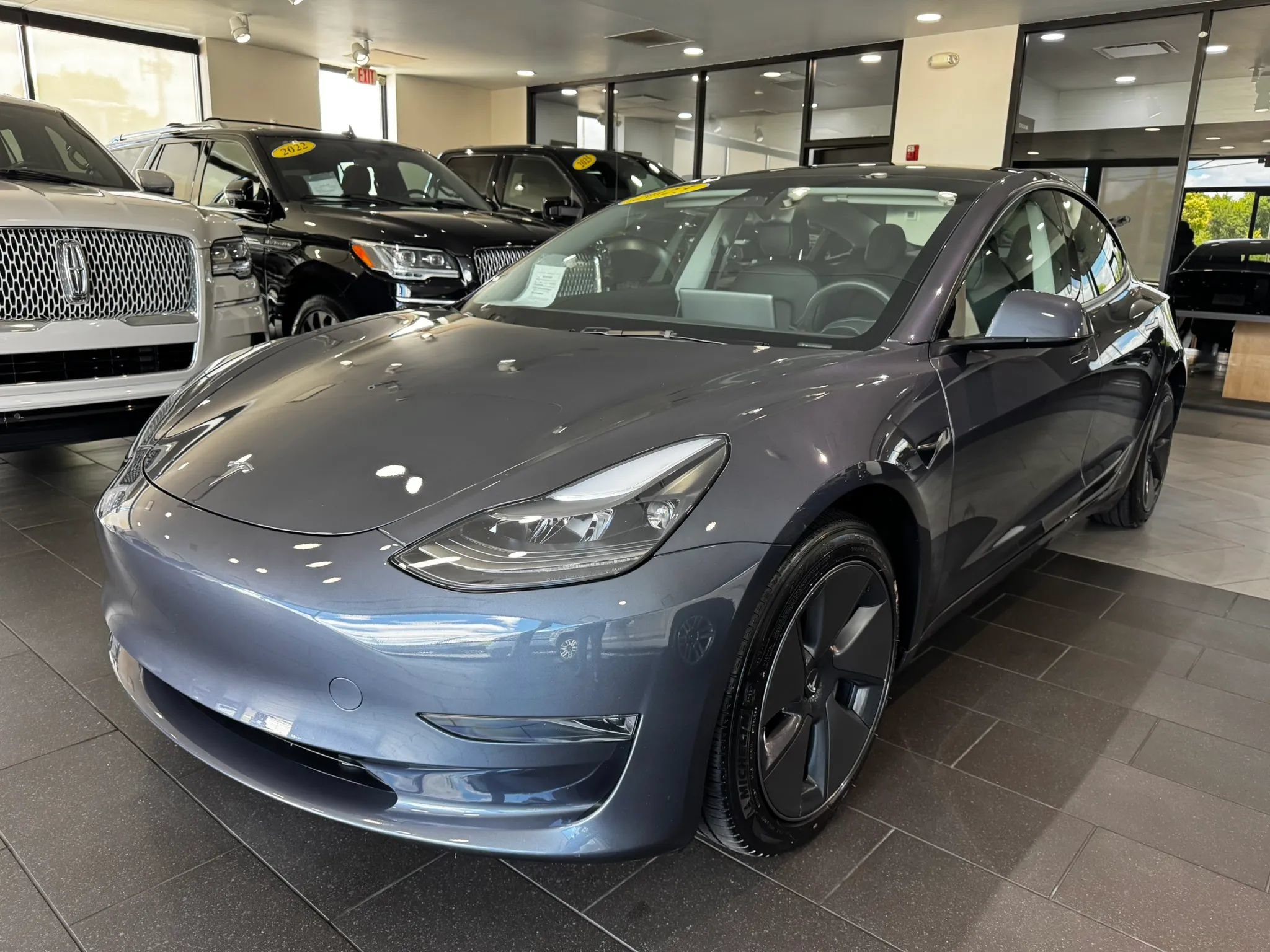 Used 2023 Tesla Model 3 Standard Range RWD image 1