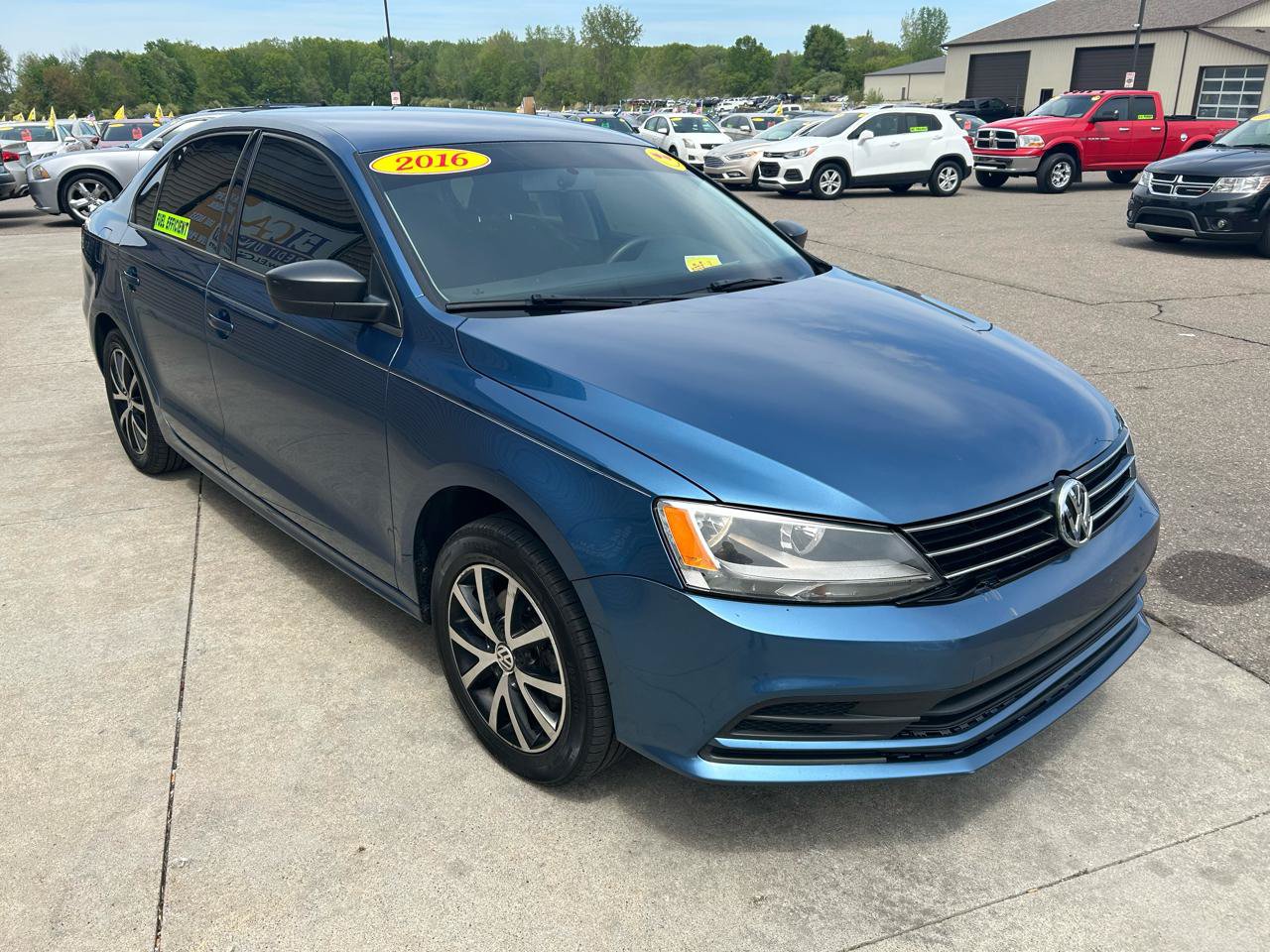 Used 2016 Volkswagen Jetta SE FWD image 3