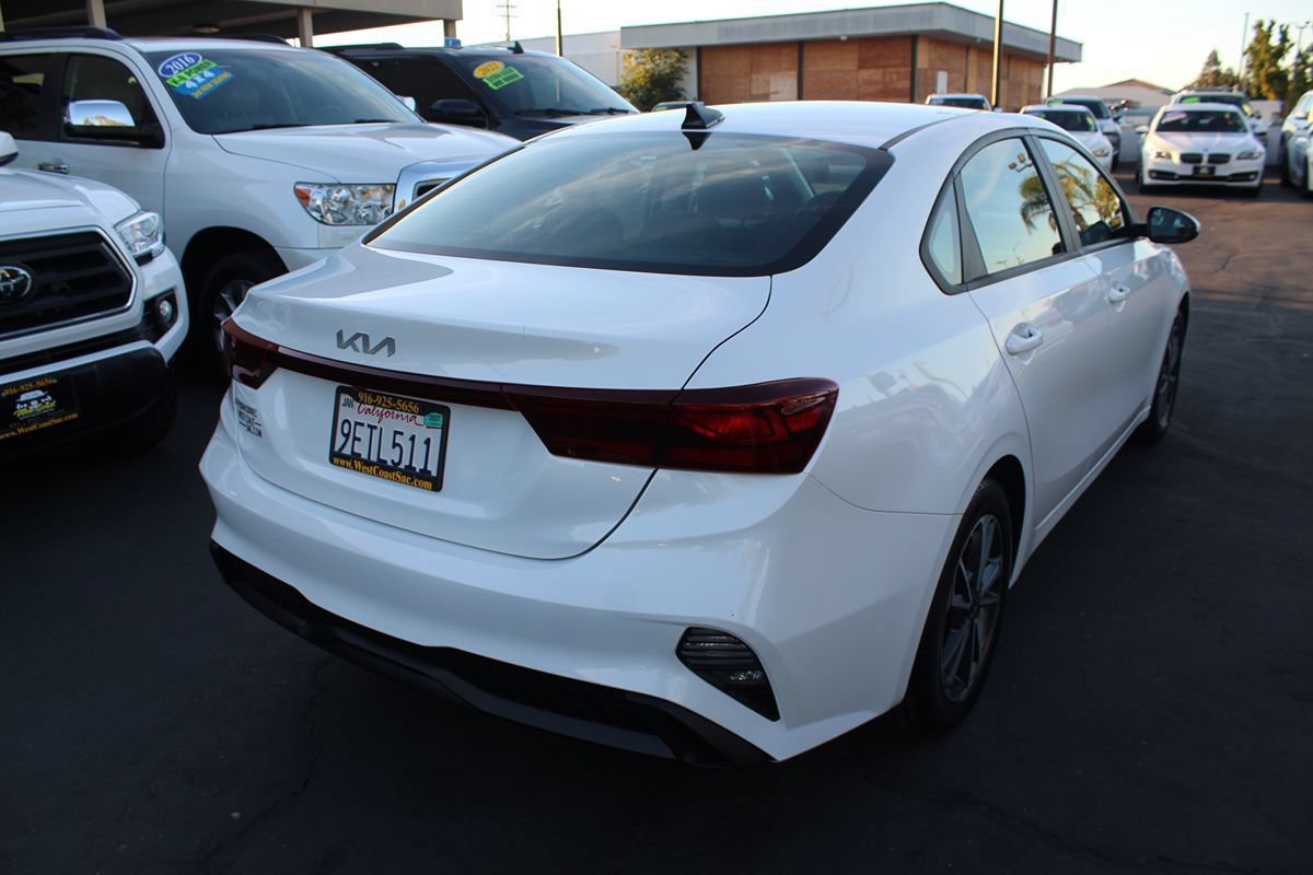 Used 2023 Kia Forte LXS FWD image 7