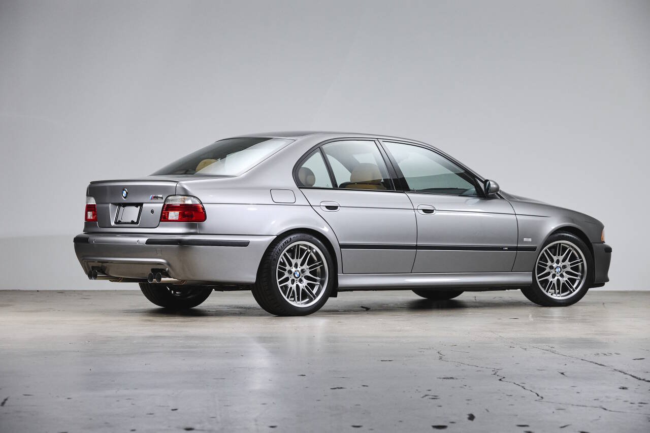 Used 2003 BMW M5 RWD image 5