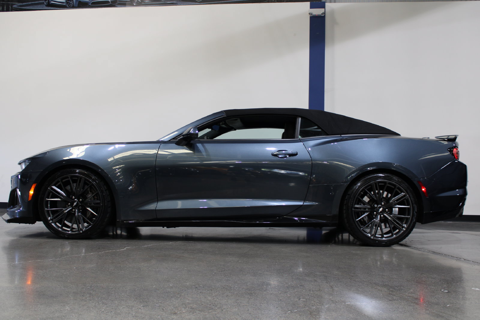 Used 2019 Chevrolet Camaro ZL1 RWD image 9