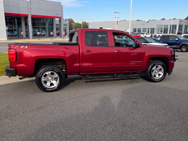 Used 2018 Chevrolet Silverado 1500 LT w/ All Star Edition AWD/4WD image 15