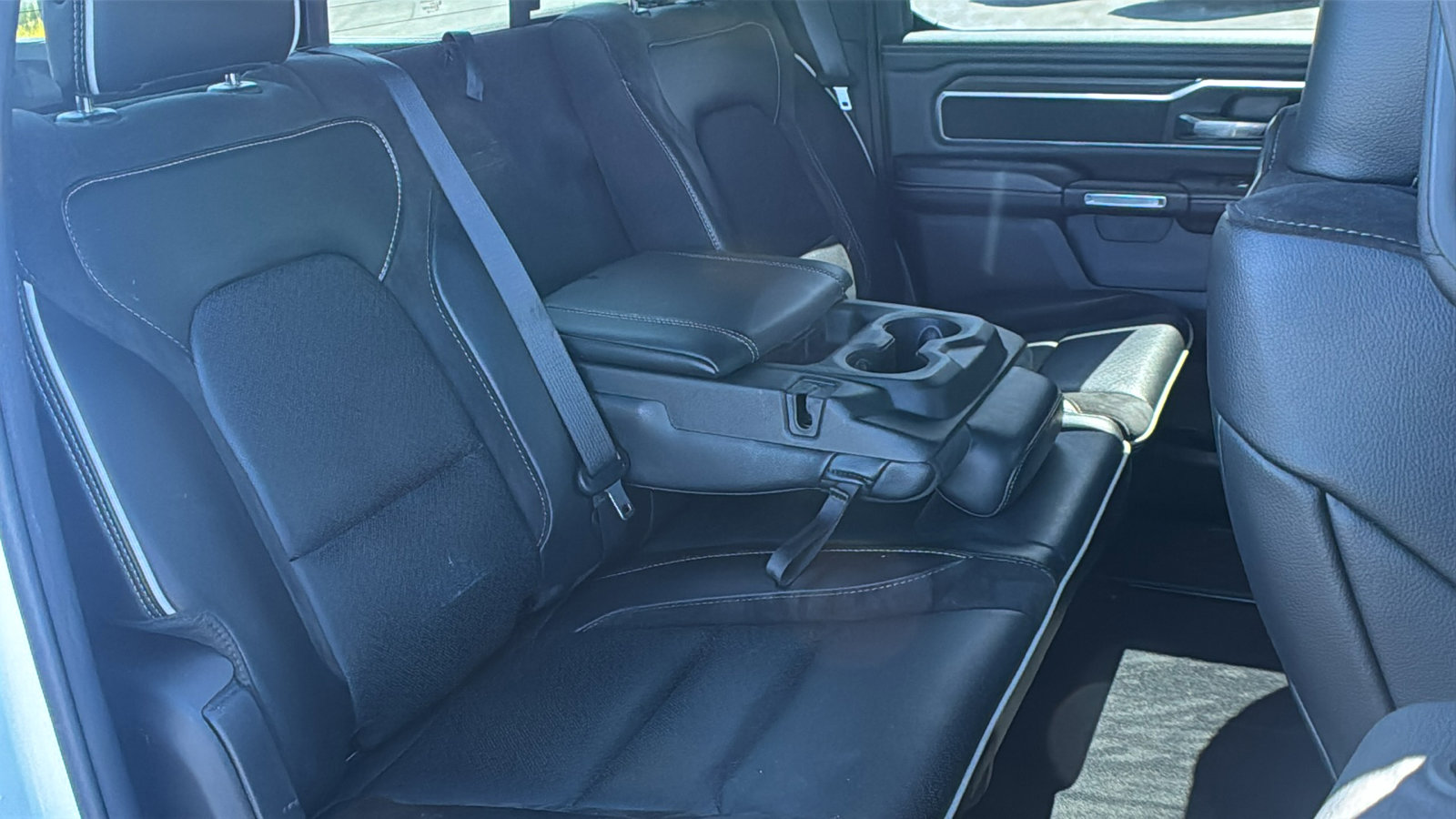 Used 2025 RAM 1500 Laramie AWD/4WD image 18