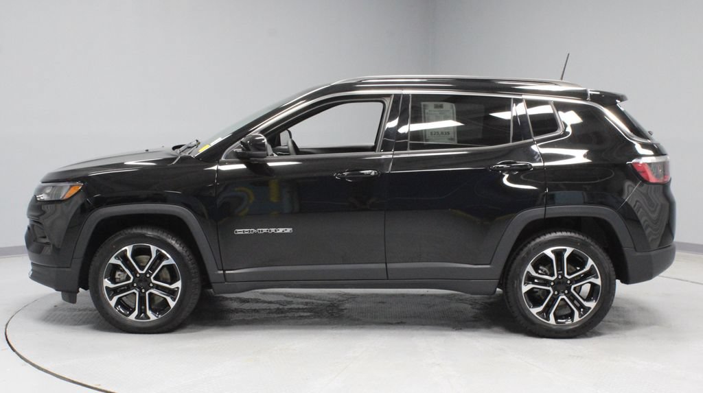 Used 2023 Jeep Compass Limited AWD/4WD image 7