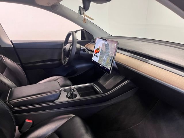 Used 2021 Tesla Model Y Long Range image 11