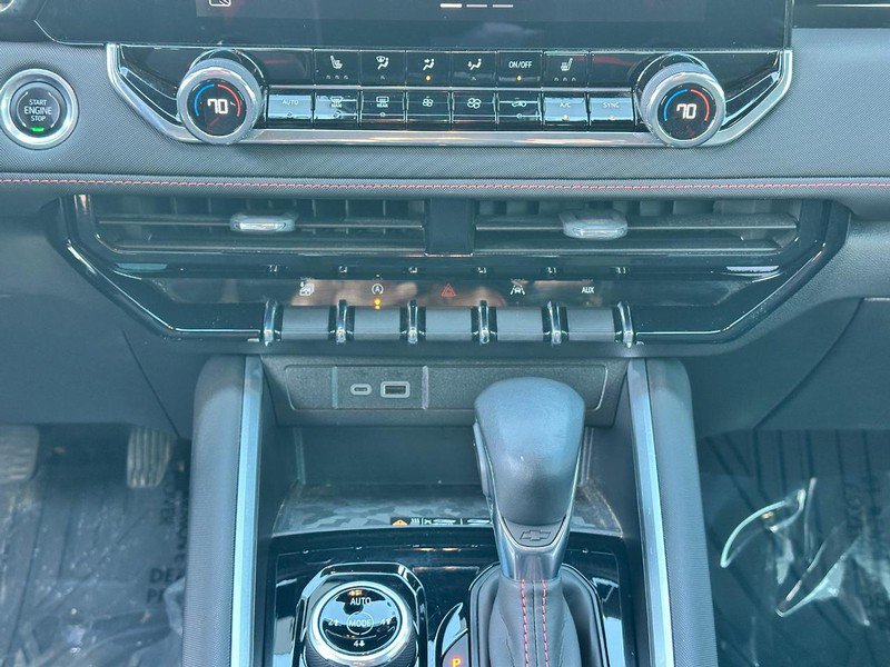 Used 2024 Chevrolet Colorado Z71 w/ Z71 Convenience Package 2 image 15