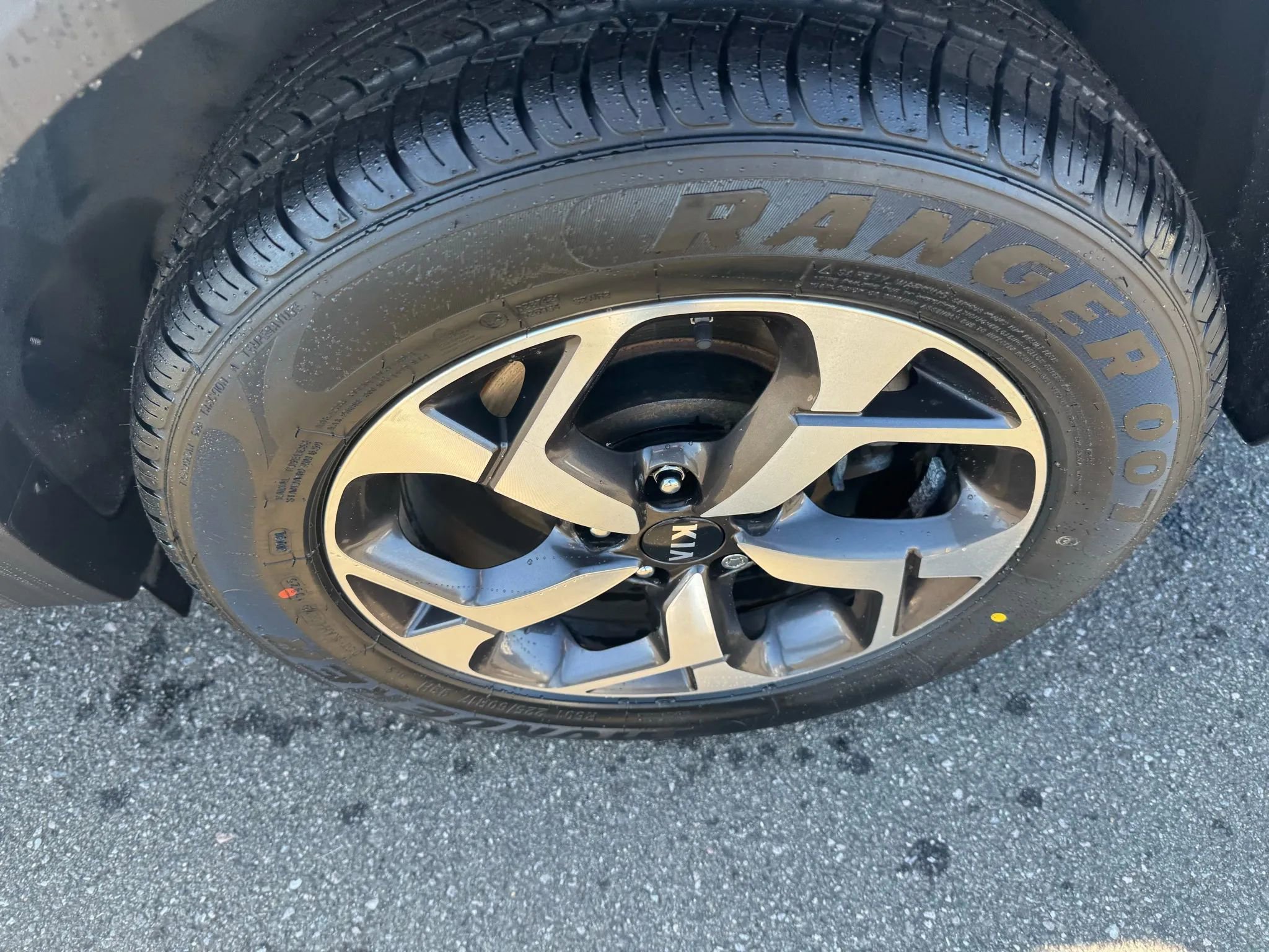 Used 2020 Kia Sportage LX image 11