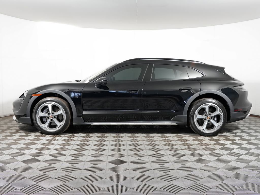 Certified 2024 Porsche Taycan 4 Cross Turismo AWD/4WD image 2