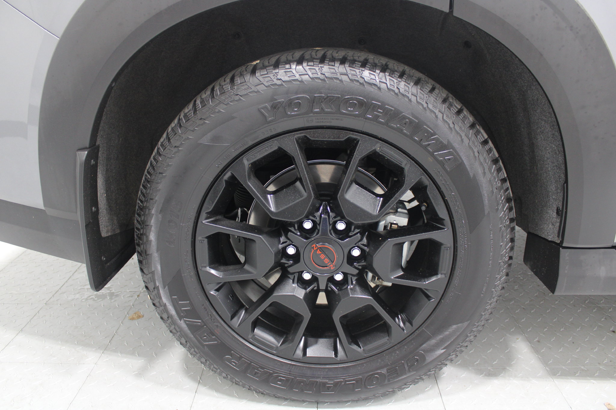 Used 2026 Nissan Armada PRO-4X w/ Captain's Chari Seat Package AWD/4WD image 5