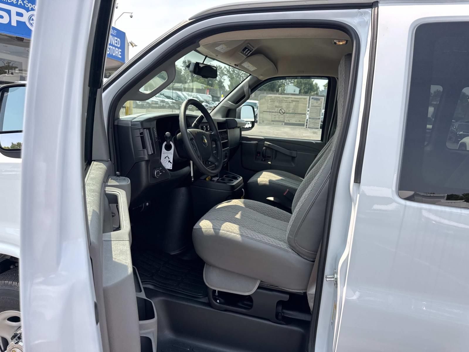 New 2026 Chevrolet Express 3500 LS w/ Chrome Appearance Package RWD image 18