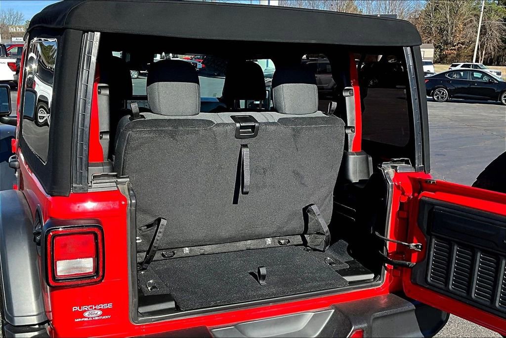Used 2024 Jeep Wrangler Willys image 8