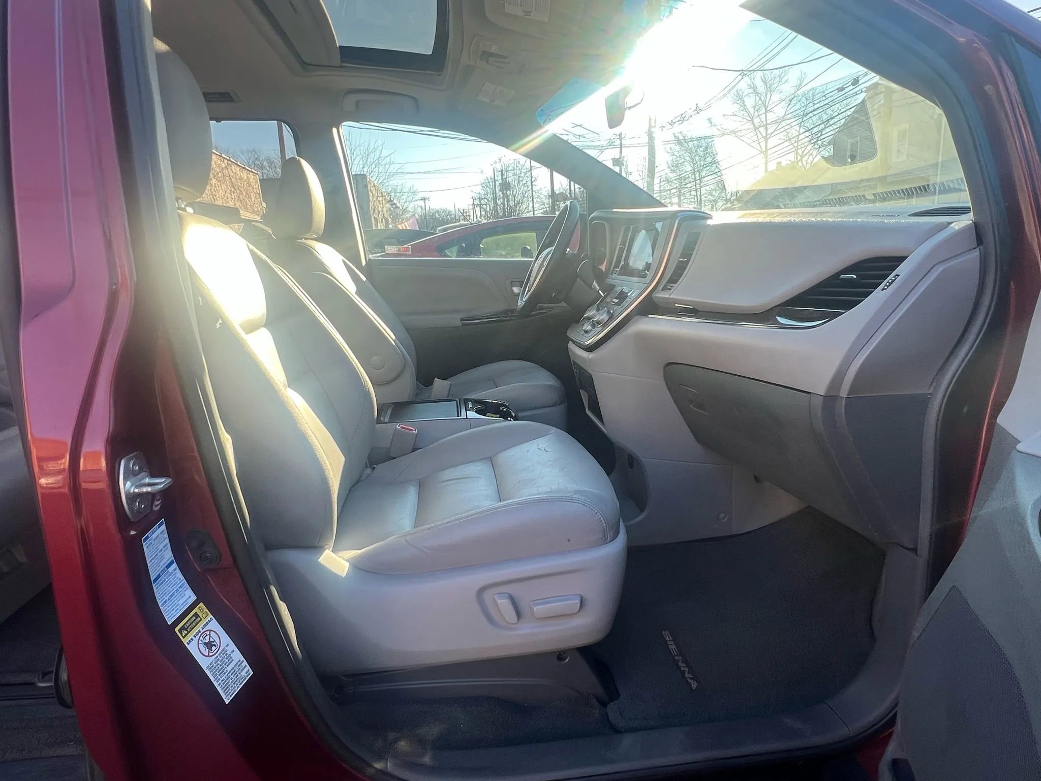 Used 2016 Toyota Sienna XLE w/ XLE Navigation Package AWD/4WD image 32