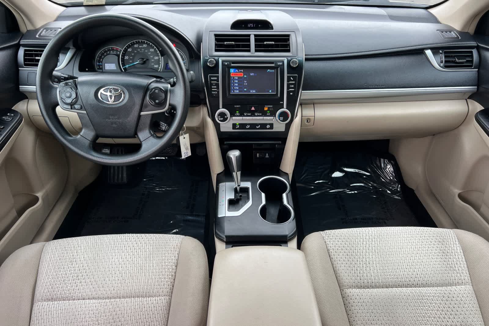 Used 2013 Toyota Camry LE FWD image 3