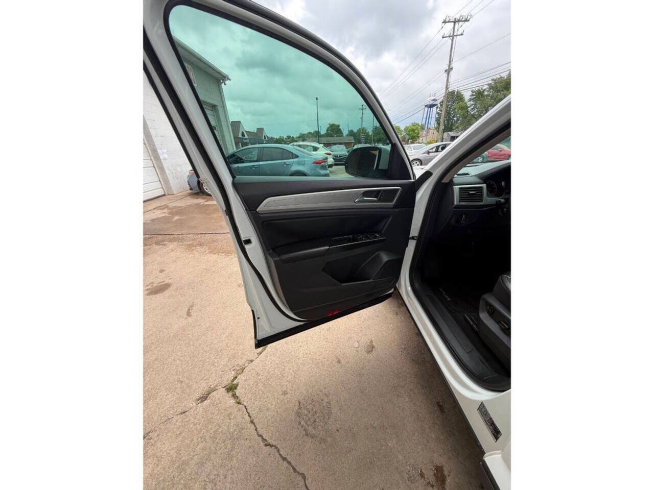 Used 2019 Volkswagen Atlas SE FWD image 18